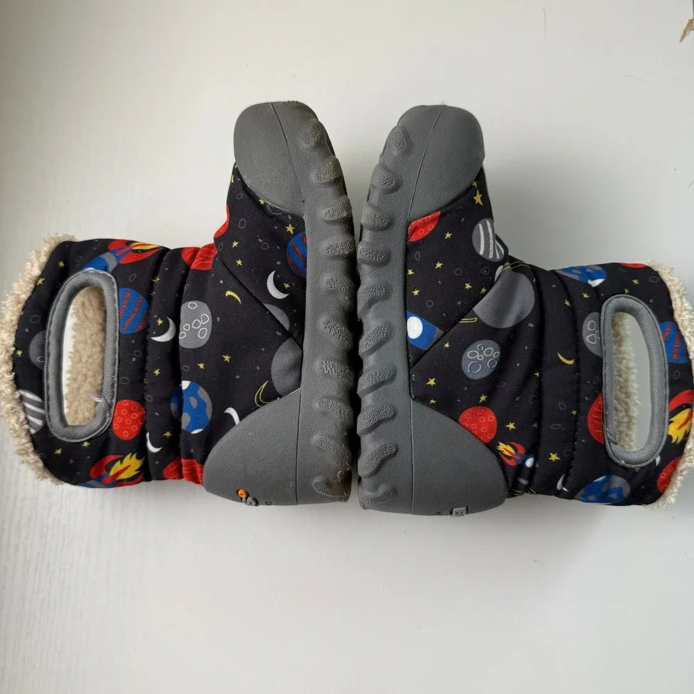 Bogs Kids B-Moc Space Print Snow Boots Sz 8 Winter Shoes Sherpa Sherpa Lined